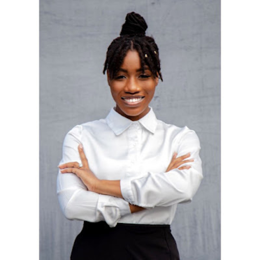 Meet your Posher, Ambrya